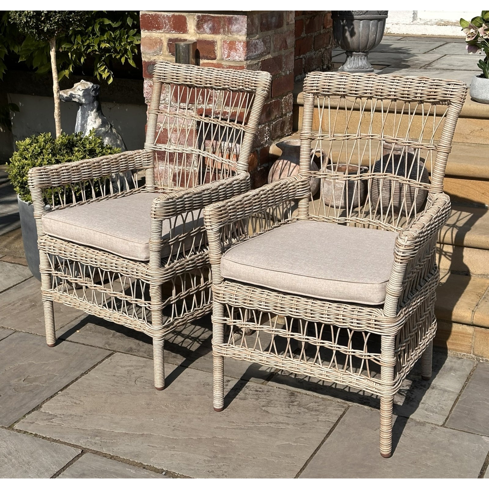 Provence Outdoor 6-Seater Dining Set: Durable All-Weather Wicker & Aluminium Frame