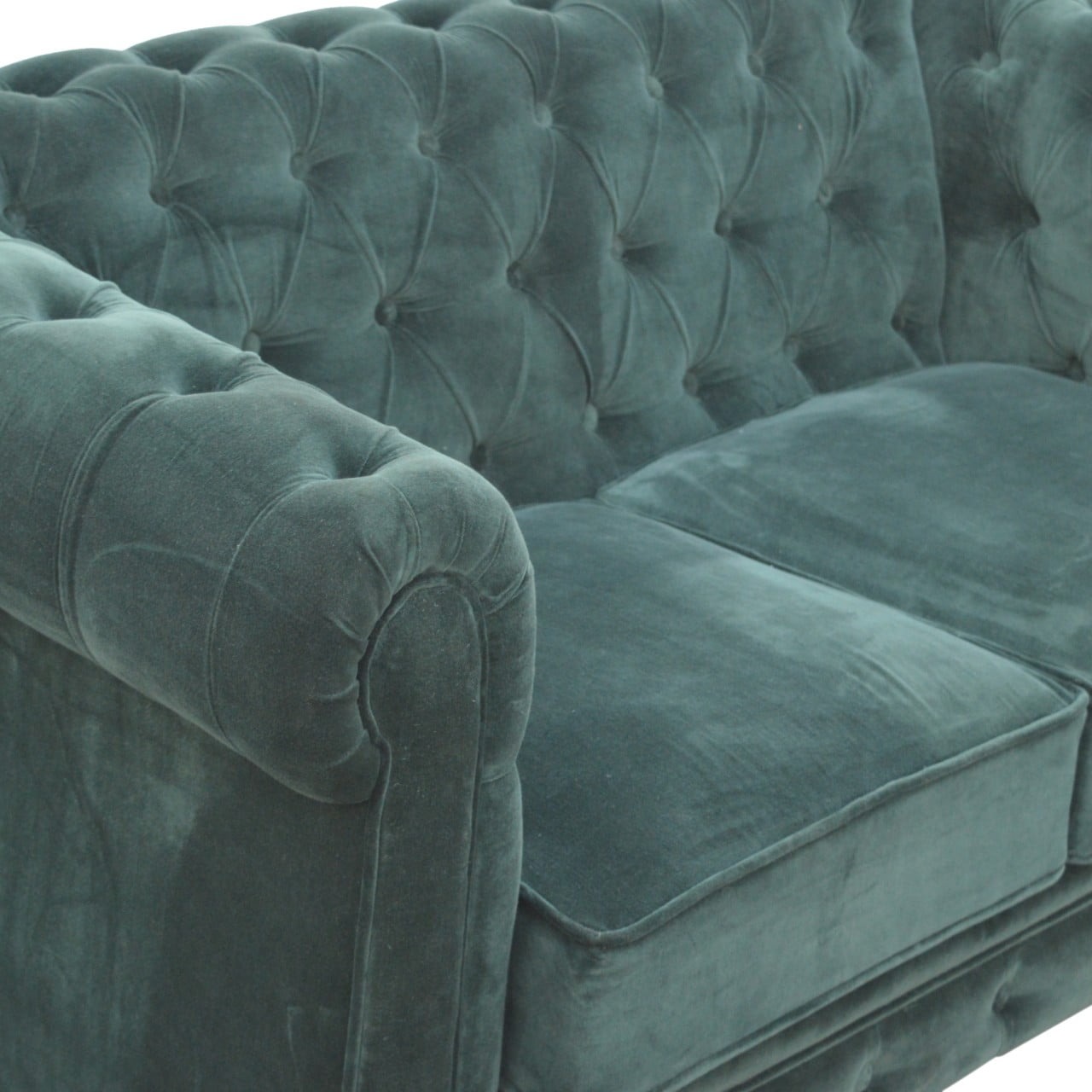 Emerald Green Velvet Two‑Seater Chesterfield Sofa with Walnut Feet